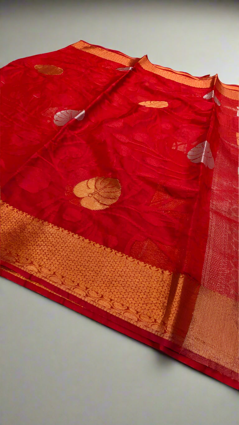 VLS-410 Banarasi Red Raw Silk Saree with Antique & Silver Zari – Lightweight Embossed Weave