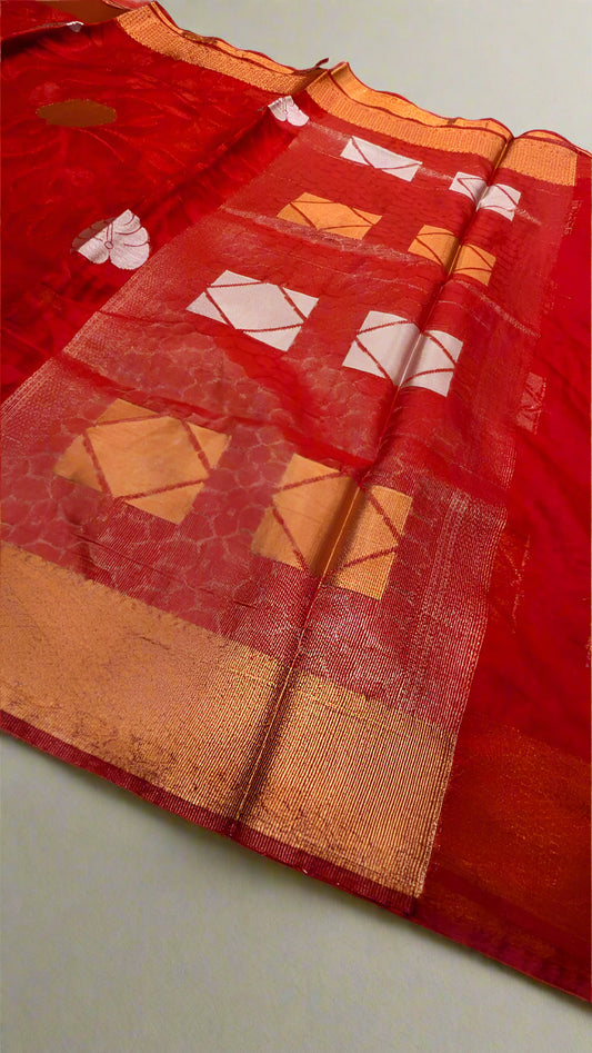 VLS-410 Banarasi Red Raw Silk Saree with Antique & Silver Zari – Lightweight Embossed Weave