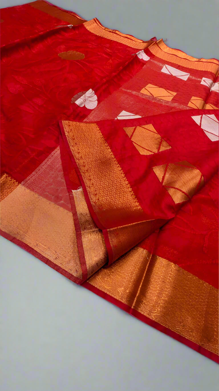 VLS-410 Banarasi Red Raw Silk Saree with Antique & Silver Zari – Lightweight Embossed Weave