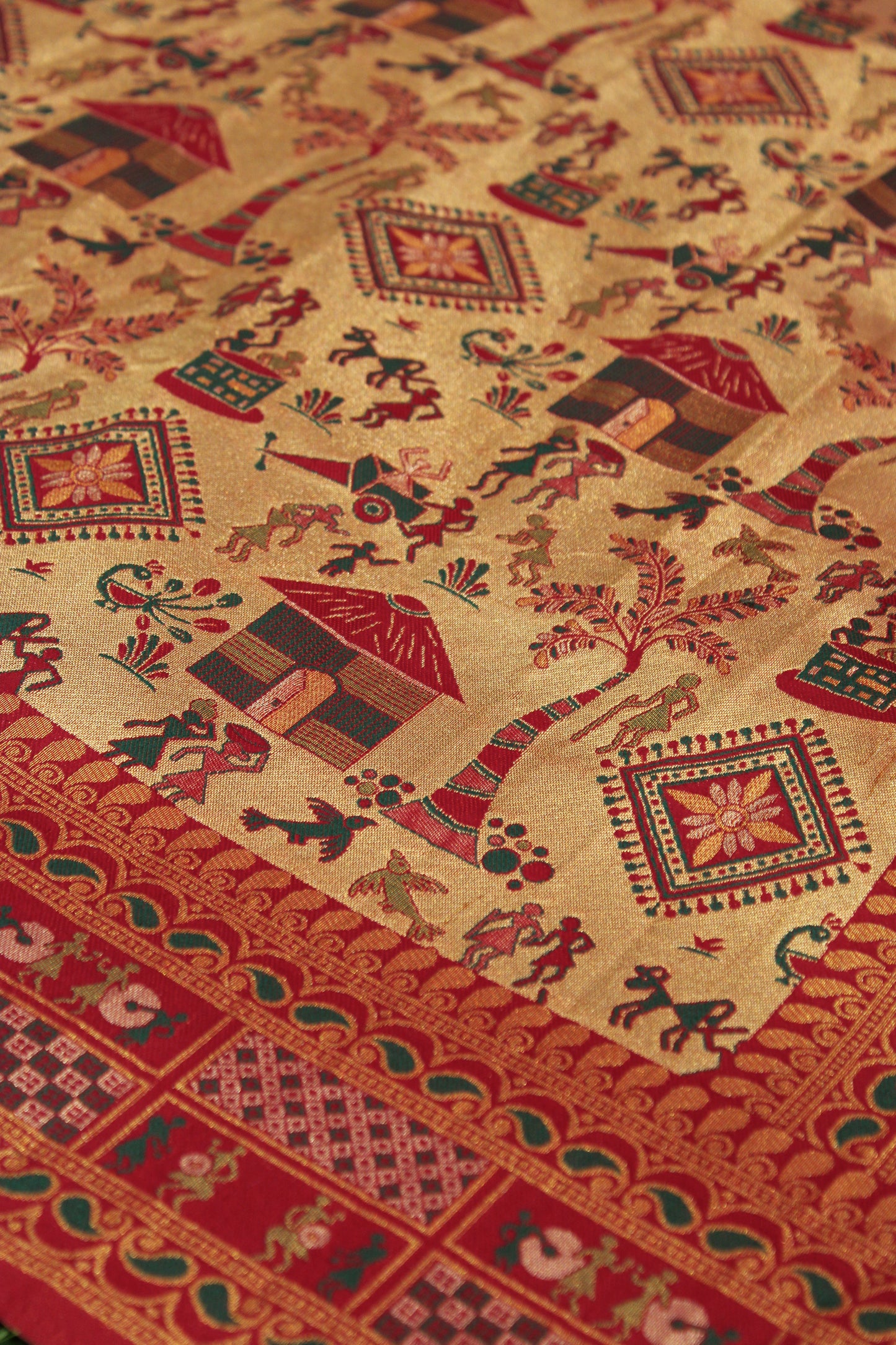 Kanjivaram-Style Banarasi Tissue Silk Saree – A Masterpiece of Heritage Weaving