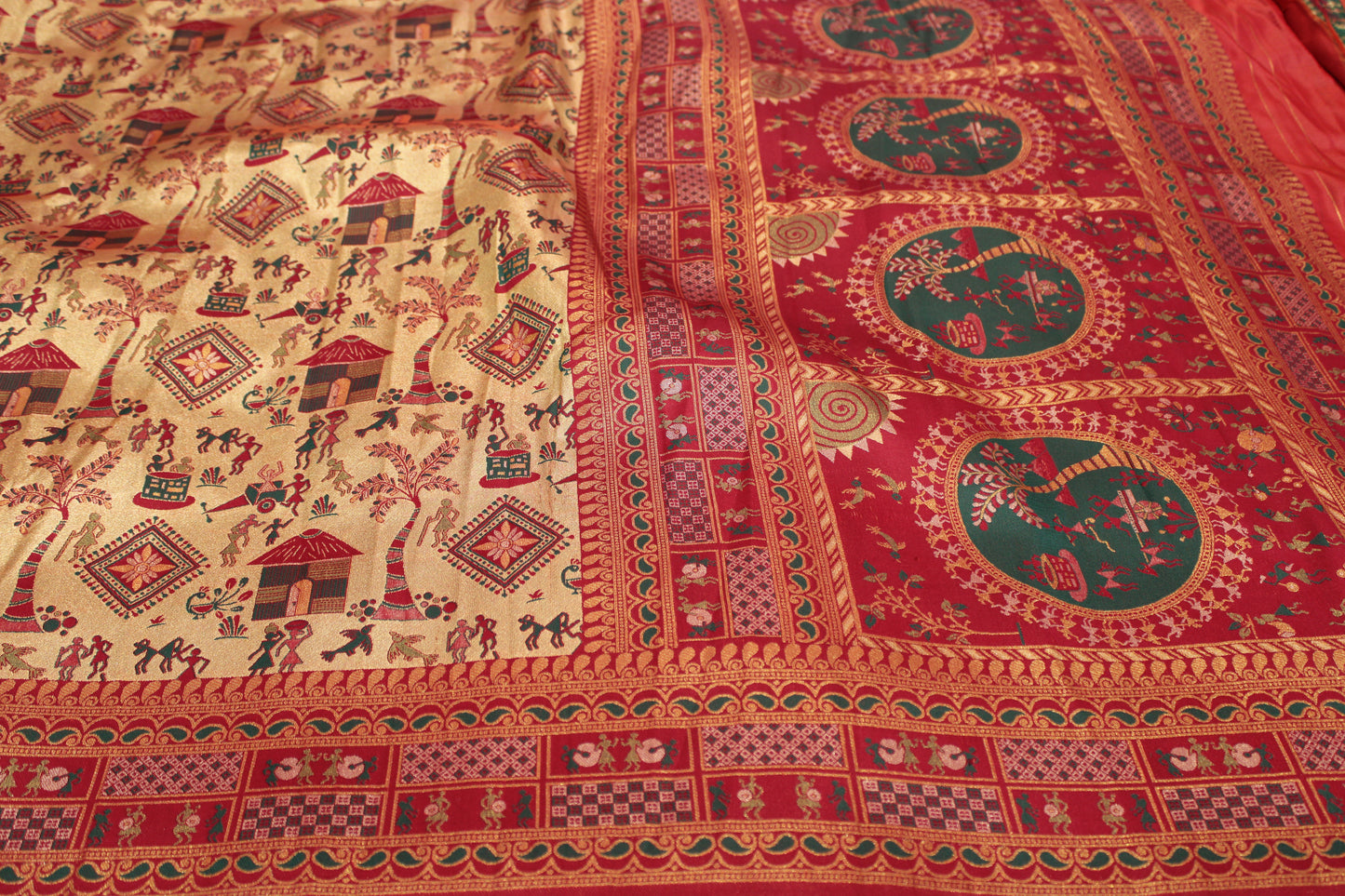 Kanjivaram-Style Banarasi Tissue Silk Saree – A Masterpiece of Heritage Weaving