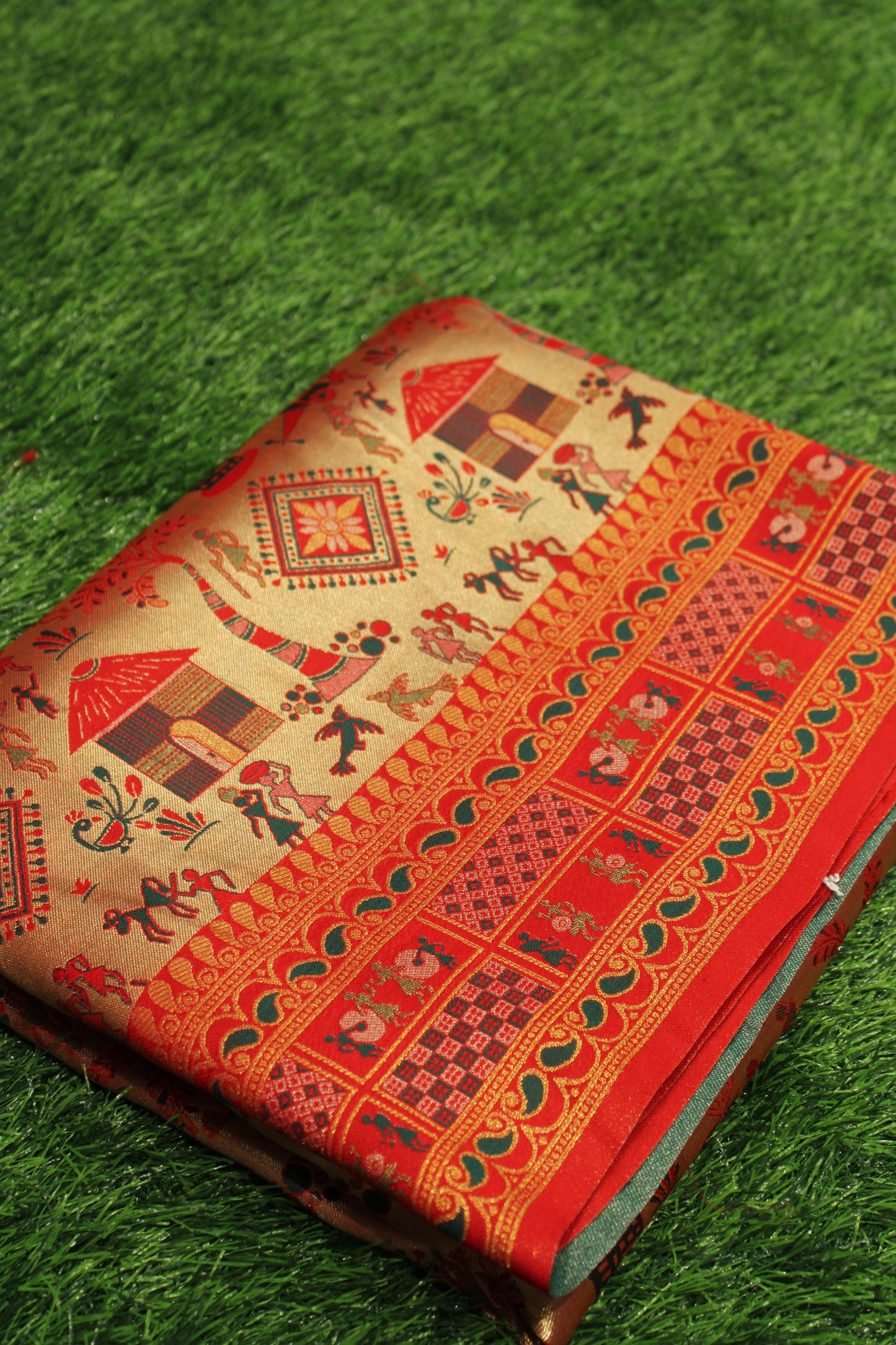 Kanjivaram-Style Banarasi Tissue Silk Saree – A Masterpiece of Heritage Weaving