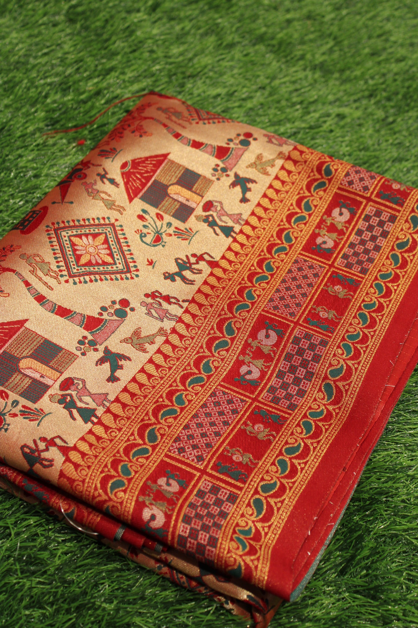 Kanjivaram-Style Banarasi Tissue Silk Saree – A Masterpiece of Heritage Weaving