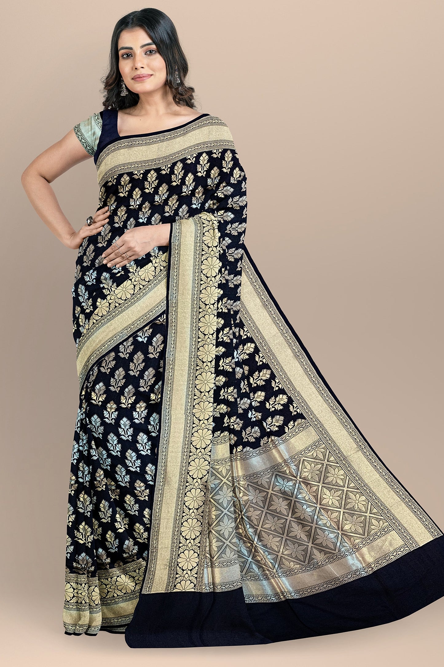 VLS-403 Handloom Black Saree with Golden Leaf Design – Elegant Banarasi Weaving