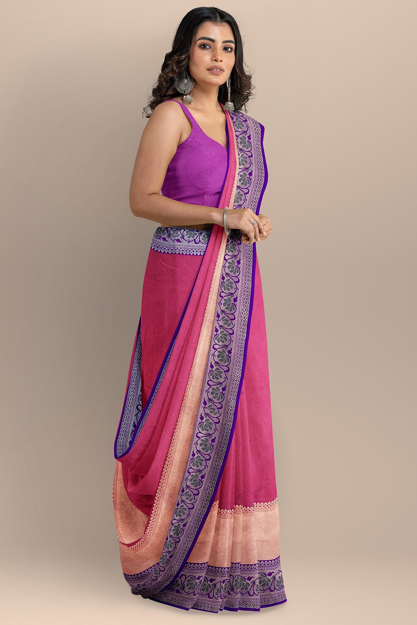 Elegant Silk Saree with Meenakari Border and Pallu Featuring Parallel Tissue Weave