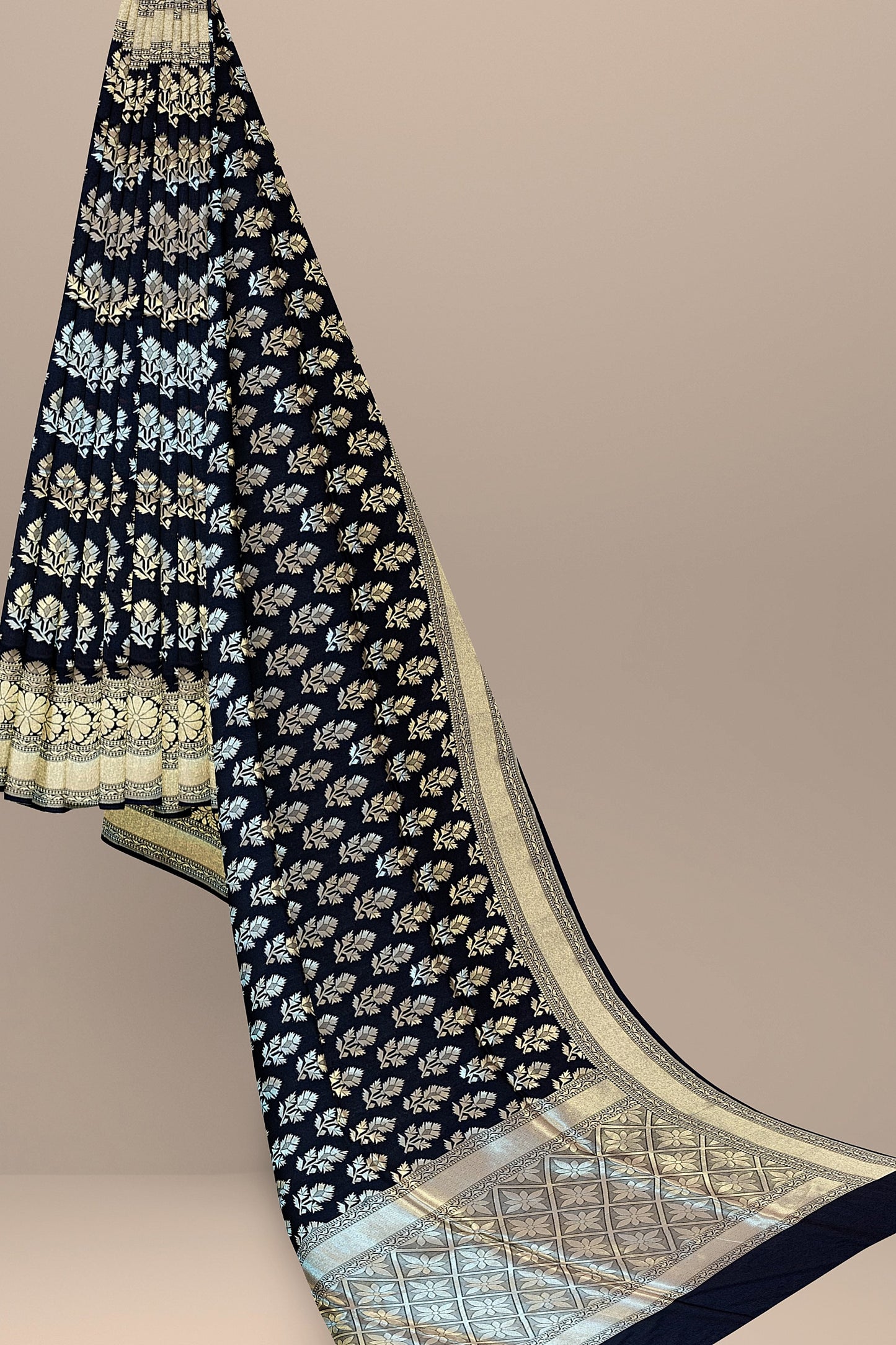 VLS-403 Handloom Black Saree with Golden Leaf Design – Elegant Banarasi Weaving