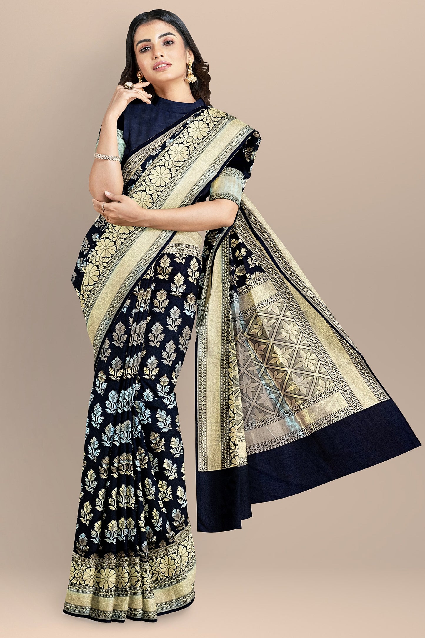 VLS-403 Handloom Black Saree with Golden Leaf Design – Elegant Banarasi Weaving